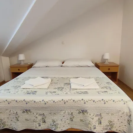In Mit Schoener Terrasse Apartman *