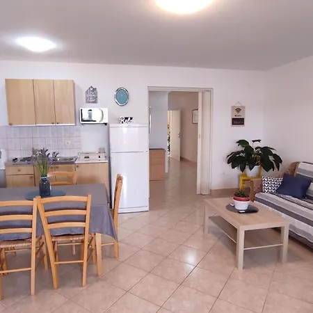 Apartman In Mit Schoener Terrasse *
