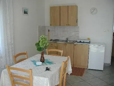 Apartman In Mit Schoener Terrasse *